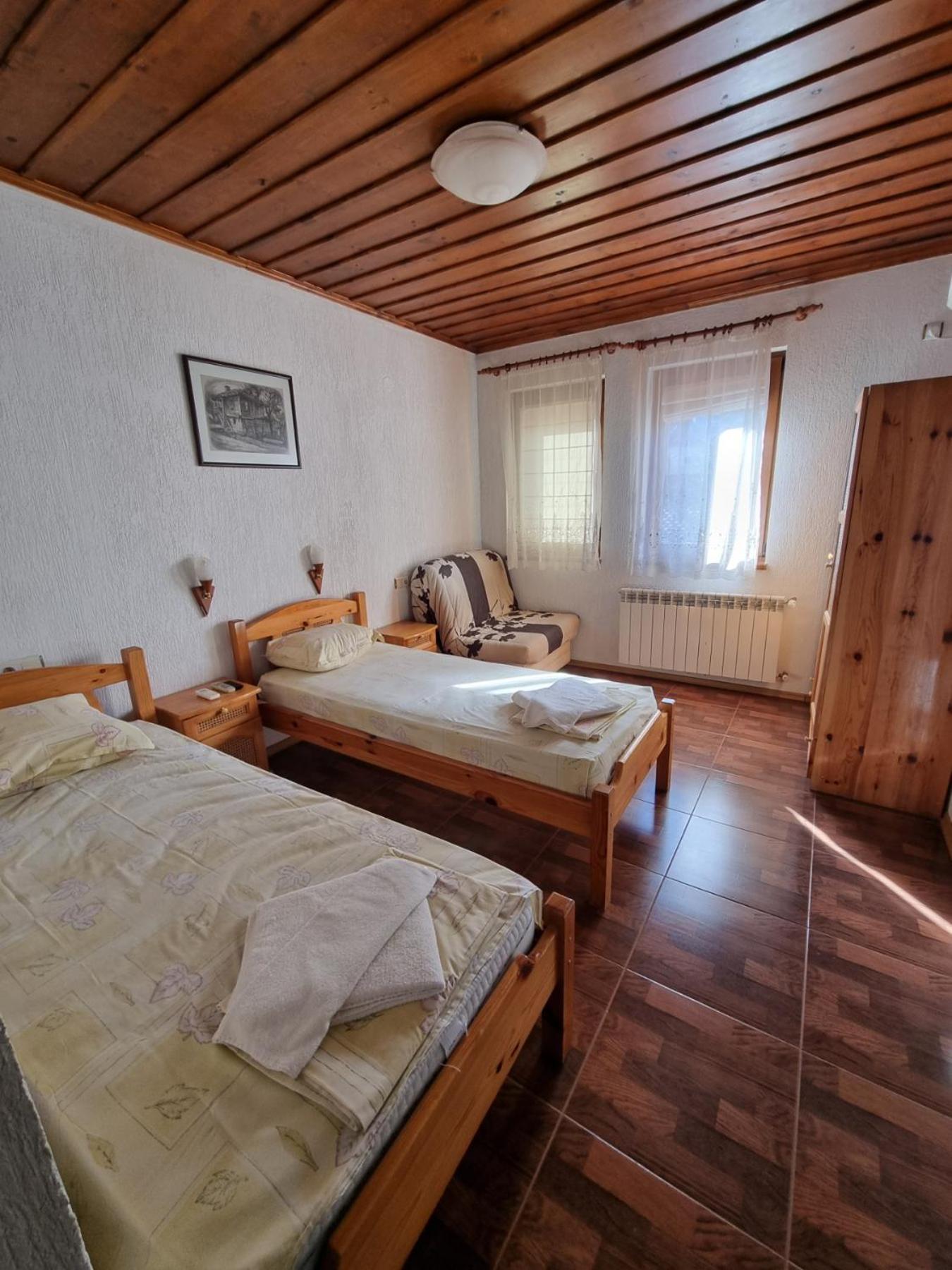 Къща За Гости Билдникс Malko Tŭrnovo Esterno foto