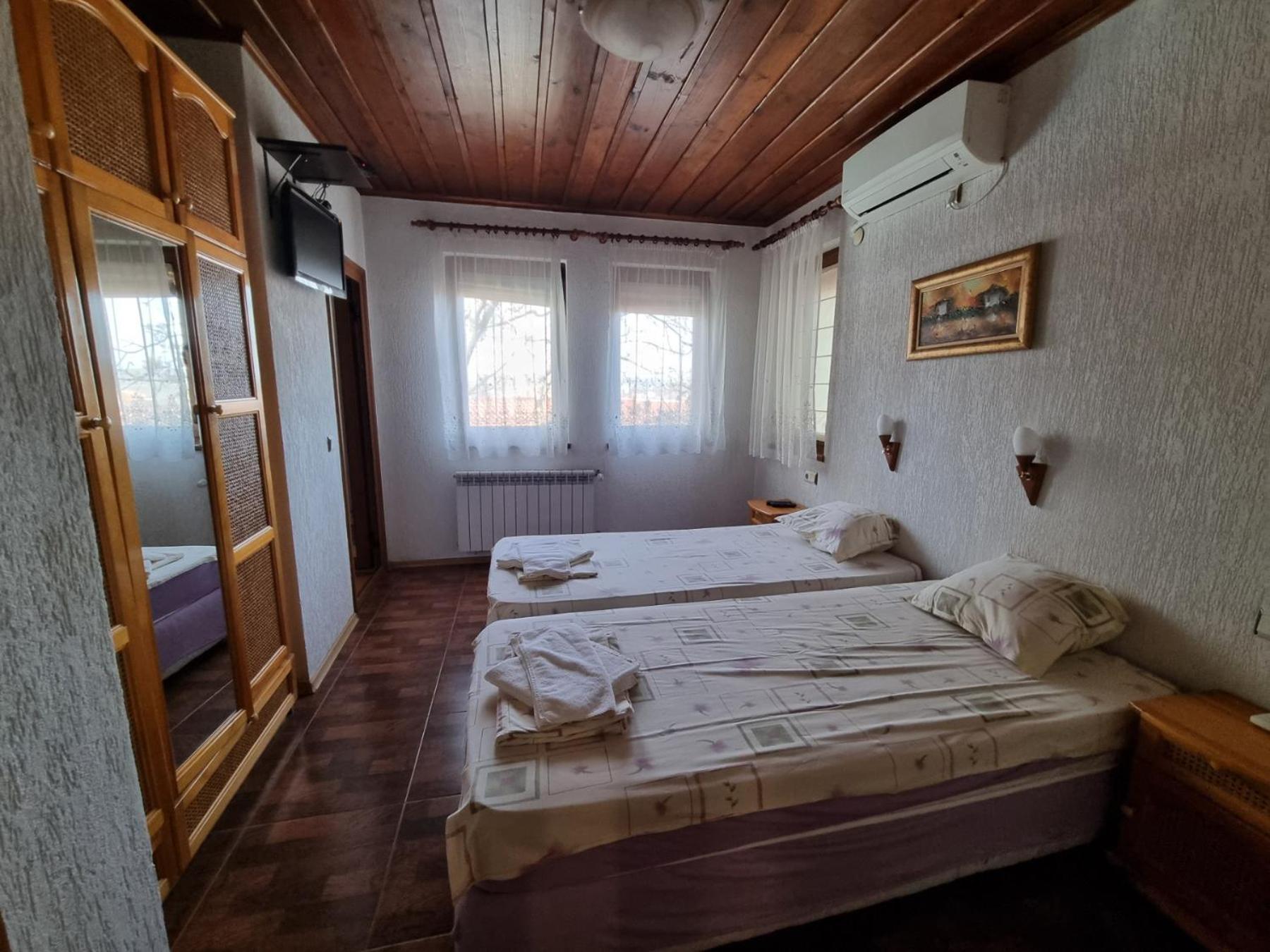 Къща За Гости Билдникс Malko Tŭrnovo Esterno foto